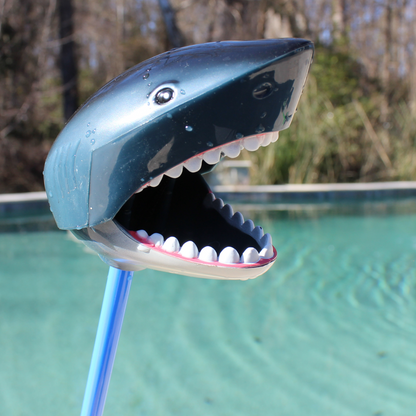 Safari Ltd. Great White Shark Snapper Animal Grabber Toy